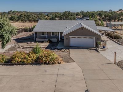 4124 Lakeview Dr