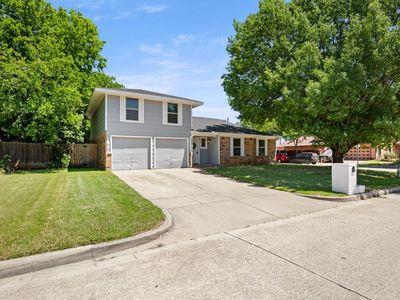 1233 Nicole Way
