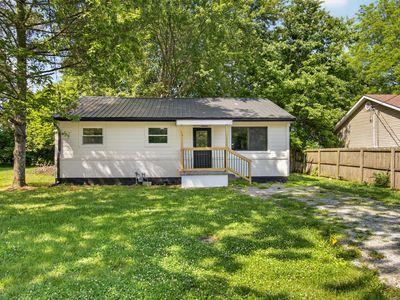 33 W Eades Ave