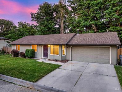 4198 N Azalea Ln