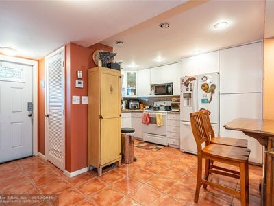 820 S Hollybrook Dr UNIT 101