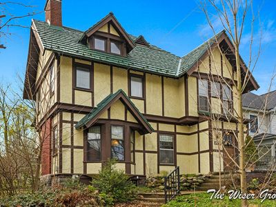 1219 Grand Ave