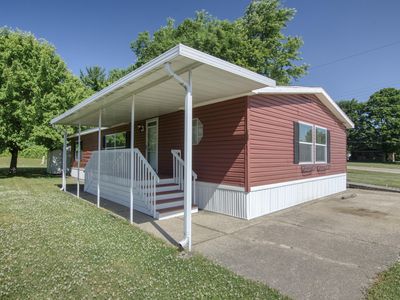 1163 Maple Leaf Ln NW