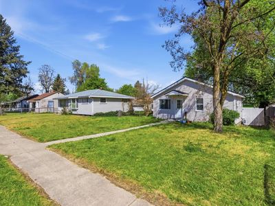 403 E Sanson Ave