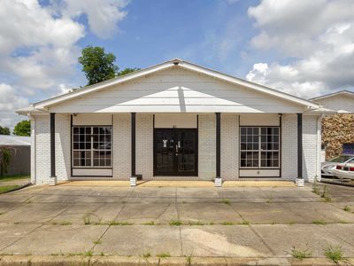 Property at 106 S Water St, Tuscumbia, AL