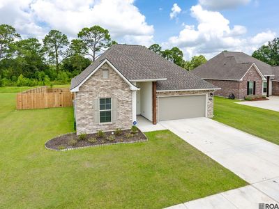 6692 Parlange Dr