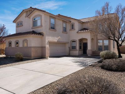 5908 Las Cadenas Rd NW