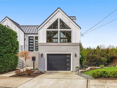 1222 W Bothwell Street