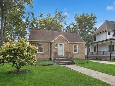 657 E Prairie Ave