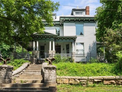 726 N Rhodes Avenue