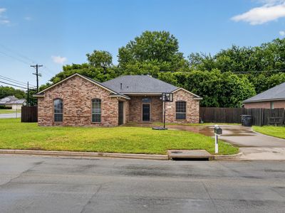 1301 Hyde Park Blvd