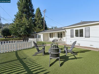 939 Mountain View Dr