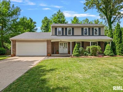4 Parkway Dr
