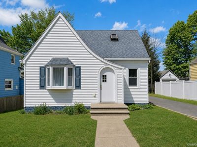 6 Willow Avenue