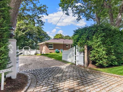 61 Richards Dr