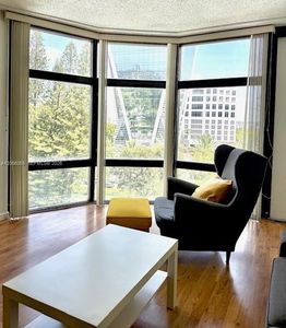 20100 W Country Club Dr APT 608