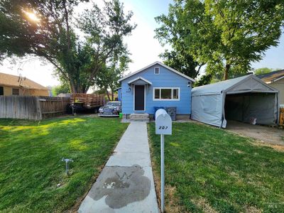 207 9th Ave N