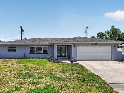 1305 SE 37th Ter