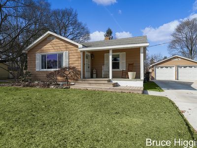 3843 Vineyard Ave NE