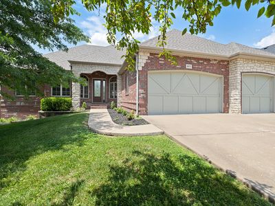 5977 Lakepoint Drive