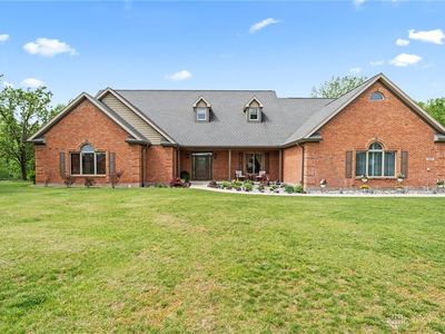 1537 Meadowlands Dr