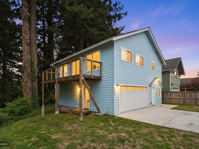5956 Christopher Dr