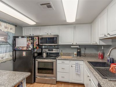 5301 River Glen Dr UNIT 205