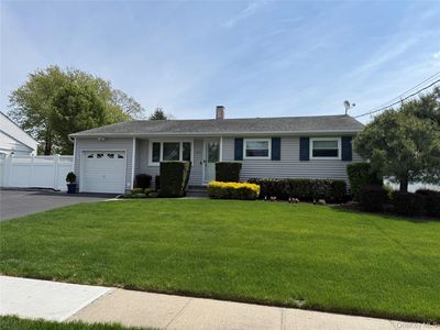 23 Selden Boulevard
