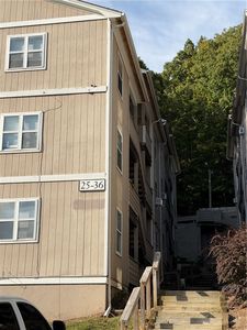 229 E King Street #32