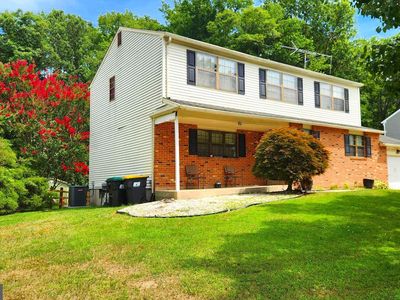Property at 22 Broadleaf Dr, Newark, DE