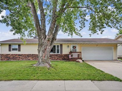 5845 Applewood Dr