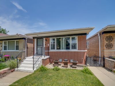 412 E 89th Pl