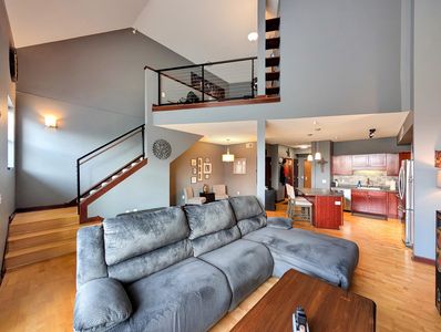 308 E 18th St APT 305