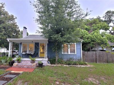 1300 E Henry Ave
