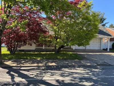 311 W 23rd St