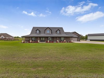 2728 Crosscreek Dr
