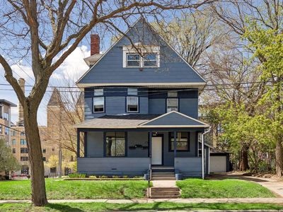 1300 Grand St NE