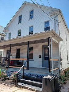 732 Center St