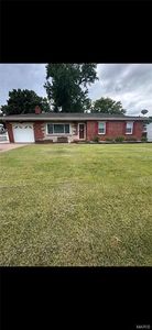 46 N Circle Dr