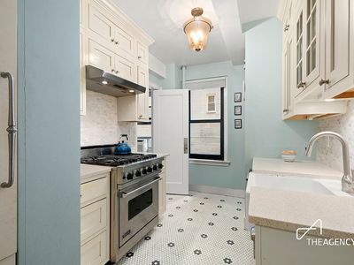 151 E 83rd St APT 2A