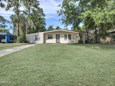 9118 DEVONSHIRE Boulevard