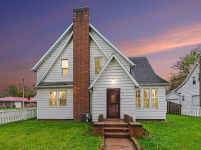 801 Maple Row