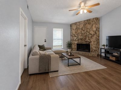 5759 Easthampton Dr Unit B