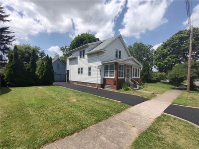 29 Hillcrest St