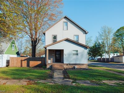 935 E Front St