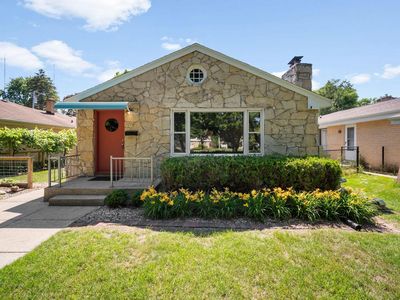 Property at 5653 N Milwaukee River PARKWAY, Glendale, WI