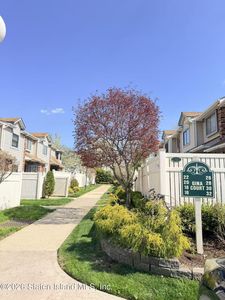 20 Gina Ct