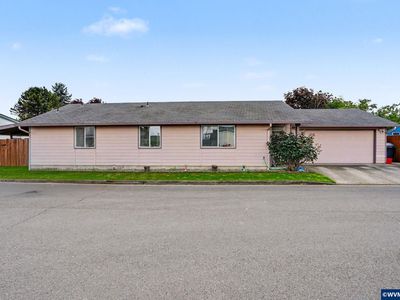 3030 Hollyridge Loop NE