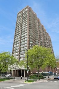 4170 N Marine Dr APT 12H