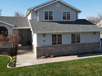 171 E Shadowbrook Ln